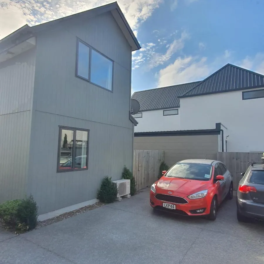 Stylish Oasis In Central City Christchurch 0*,